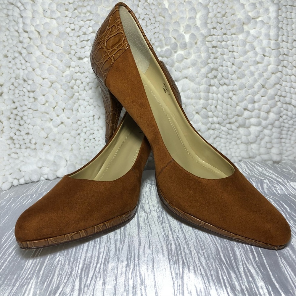 Ellen Tracy faux suede/snakeskin print heels sz 10